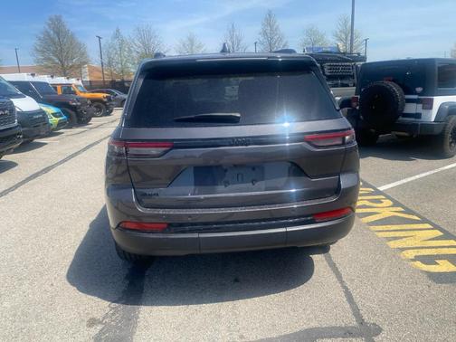2023 Jeep Grand Cherokee Altitude