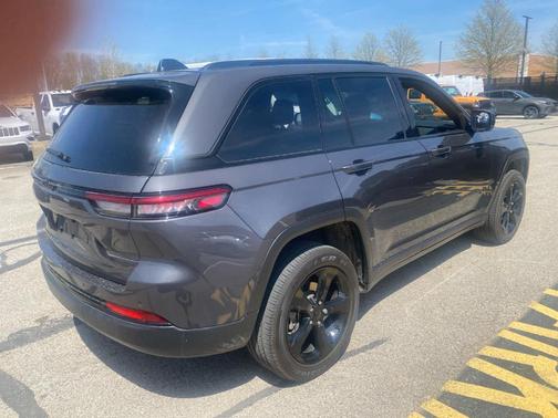 2023 Jeep Grand Cherokee Altitude