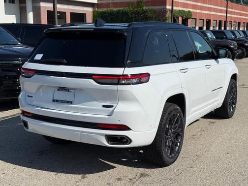 2025 Jeep Grand Cherokee Summit