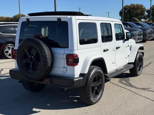 2022 Jeep Wrangler Unlimited Sahara Altitude