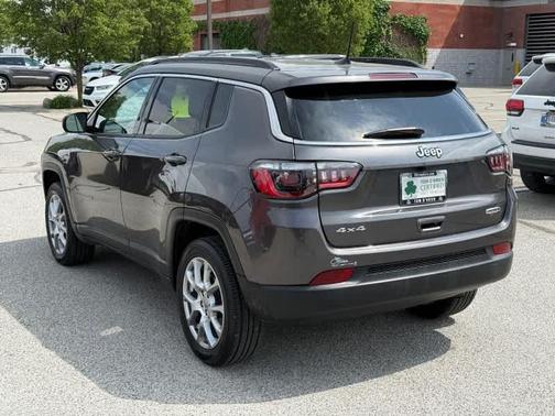2022 Jeep Compass Latitude Lux