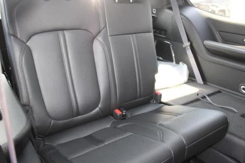 2025 Jeep Wagoneer Base