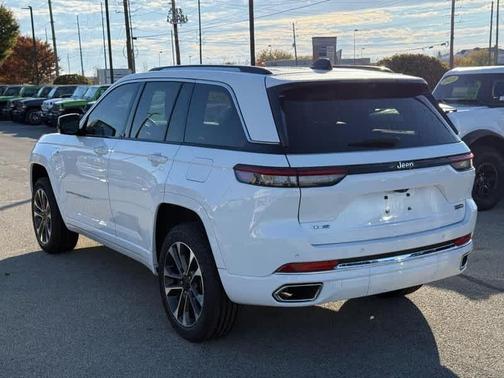 2022 Jeep Grand Cherokee 4xe Overland
