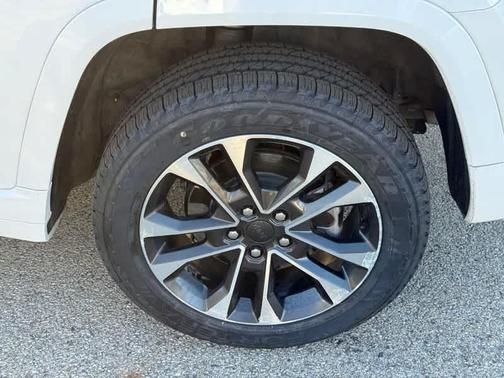 2022 Jeep Grand Cherokee 4xe Overland