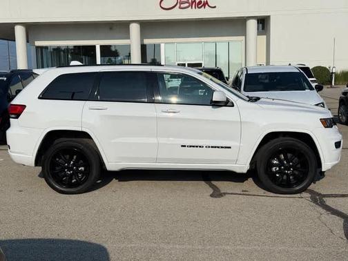 2022 Jeep Grand Cherokee WK Laredo