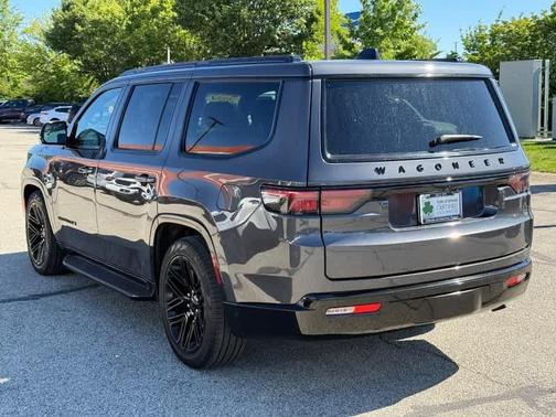 Metallic 2024 Jeep Wagoneer Series II