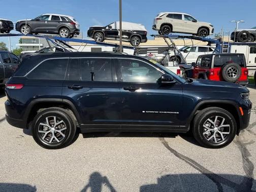 Midnight Sky 2024 Jeep Grand Cherokee Limited