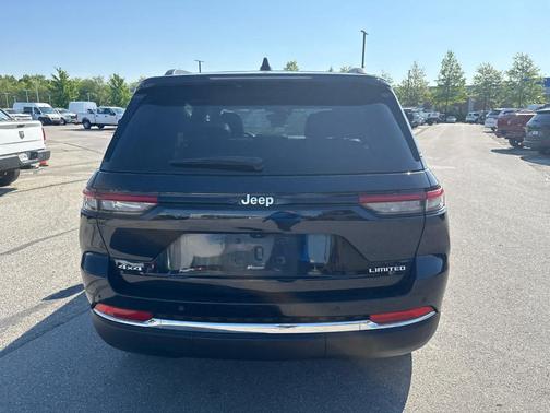 Midnight Sky 2024 Jeep Grand Cherokee Limited