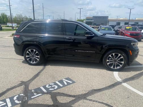 2022 Jeep Grand Cherokee Overland
