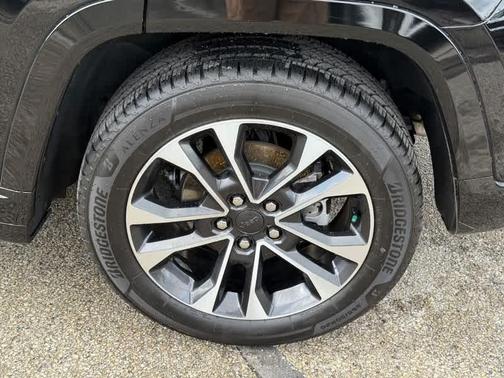 2022 Jeep Grand Cherokee Overland