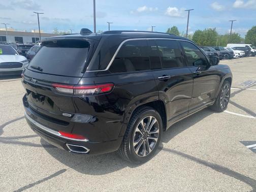 2022 Jeep Grand Cherokee Overland