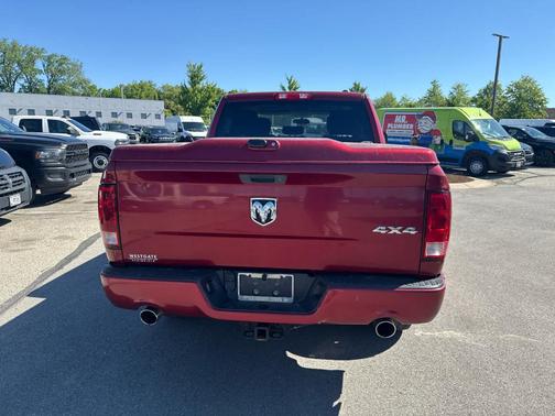 Deep Cherry Red Crystal Pearlcoat 2012 RAM 1500 ST