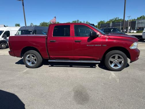 Deep Cherry Red Crystal Pearlcoat 2012 RAM 1500 ST