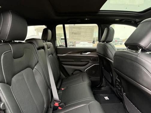 2026 Jeep Grand Cherokee Limited Reserve 4x4