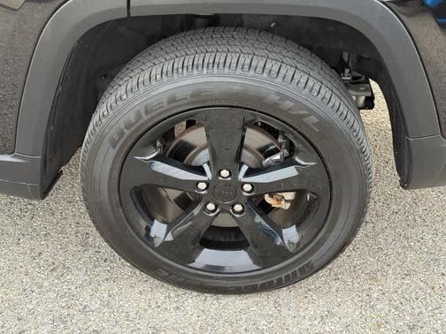 Diamond Black 2023 Jeep Grand Cherokee L Laredo