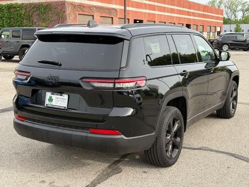 Diamond Black 2023 Jeep Grand Cherokee L Laredo