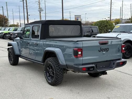 2024 Jeep Gladiator Sport