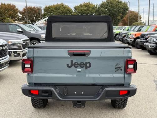 2024 Jeep Gladiator Sport