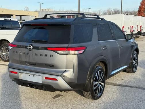 2024 Nissan Pathfinder Platinum