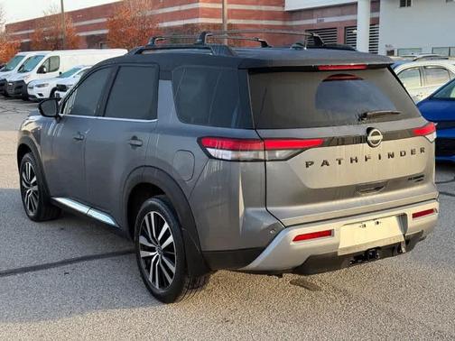 2024 Nissan Pathfinder Platinum