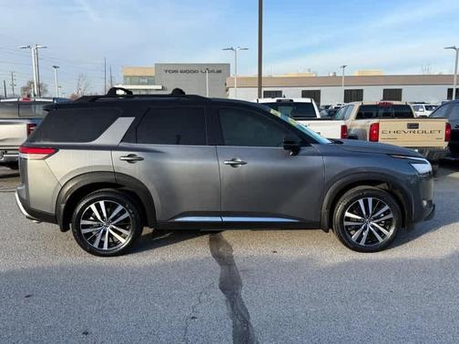 2024 Nissan Pathfinder Platinum