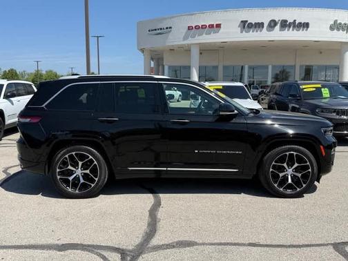 2022 Jeep Grand Cherokee Summit