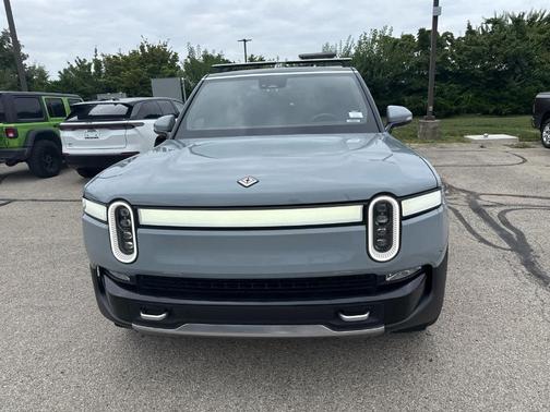 2023 Rivian R1S Adventure