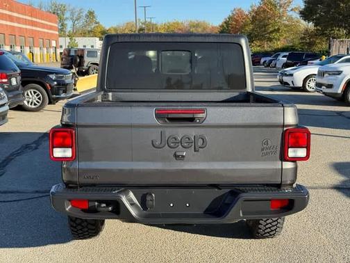 2022 Jeep Gladiator Sport