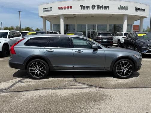 2018 Volvo V90 Cross Country T6