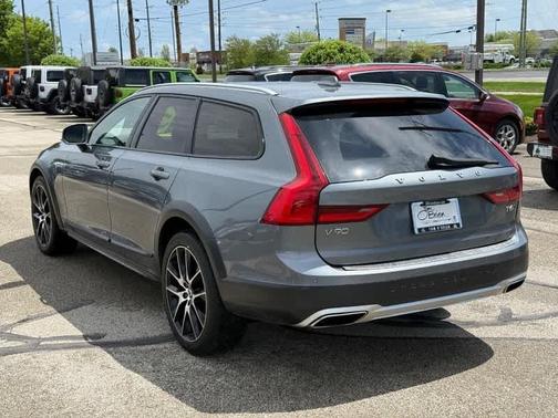 2018 Volvo V90 Cross Country T6
