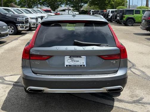 2018 Volvo V90 Cross Country T6
