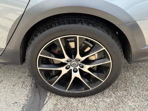 2018 Volvo V90 Cross Country T6