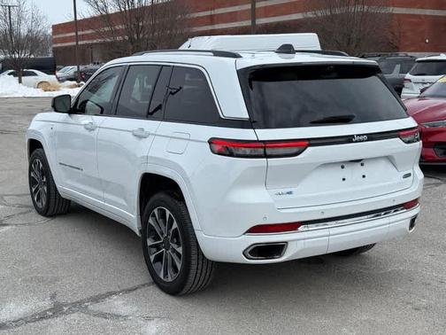 2022 Jeep Grand Cherokee 4xe Overland
