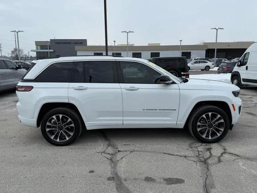 2022 Jeep Grand Cherokee 4xe Overland