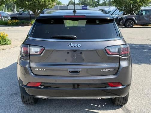 Granite Crystal Clearcoat Metallic 2023 Jeep Compass Limited