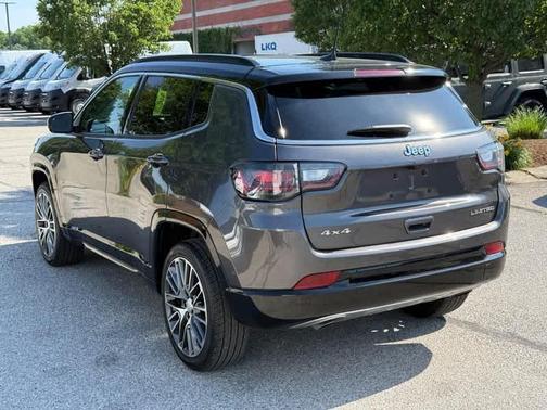 Granite Crystal Clearcoat Metallic 2023 Jeep Compass Limited