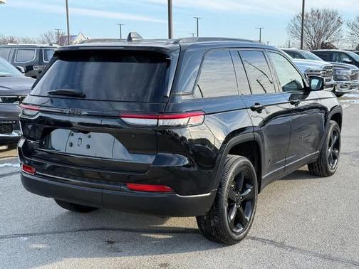 2022 Jeep Grand Cherokee Altitude