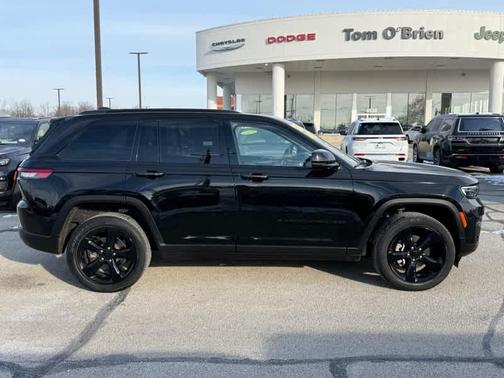 2022 Jeep Grand Cherokee Altitude