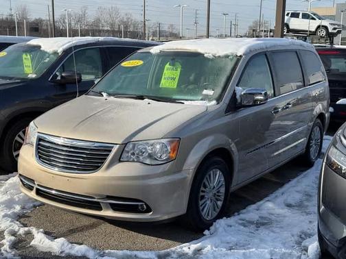 2015 Chrysler Town & Country Touring-L