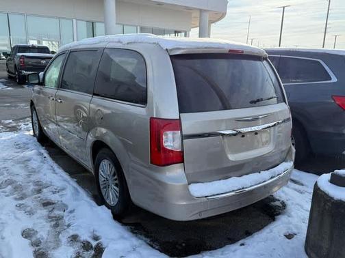 2015 Chrysler Town & Country Touring-L