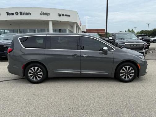 2022 Chrysler Pacifica Hybrid Limited