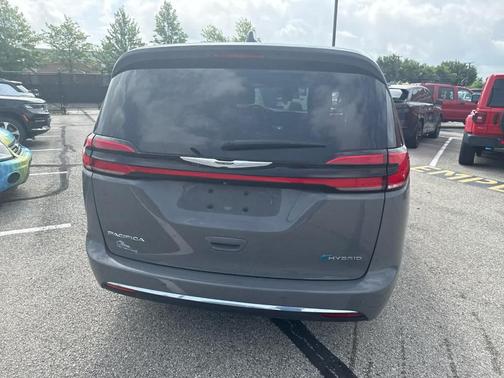 2022 Chrysler Pacifica Hybrid Limited