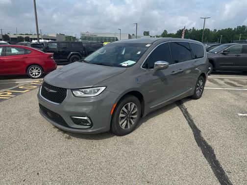 2022 Chrysler Pacifica Hybrid Limited