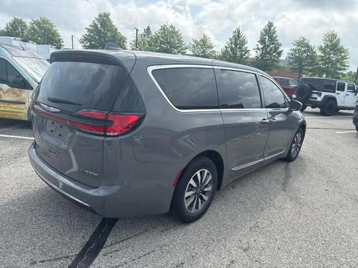 2022 Chrysler Pacifica Hybrid Limited