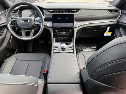 2025 Jeep Grand Cherokee Overland