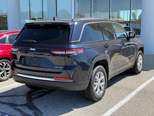 Midnight Sky 2024 Jeep Grand Cherokee Limited