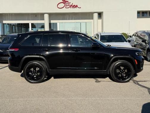 2022 Jeep Grand Cherokee Altitude