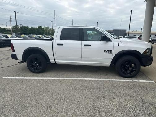 Bright White Clearcoat 2024 RAM 1500 Classic SLT