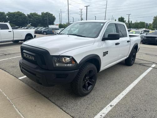 Bright White Clearcoat 2024 RAM 1500 Classic SLT