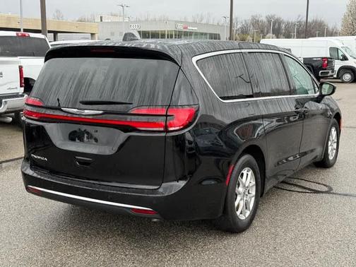 Diamond Black 2024 Chrysler Pacifica Touring-L